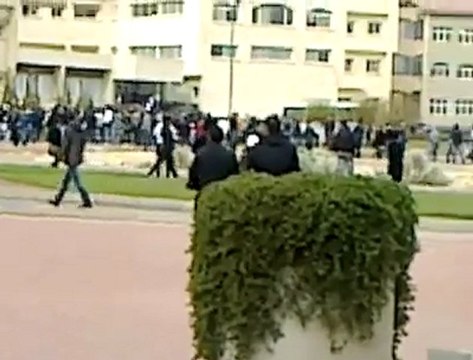 فري برس ‏جامعة القلمون الخاصة ضد بشار الأسد وإنتشار الأمن ضمن الحرم وخارج الجامعات 16 11 2011 ج1