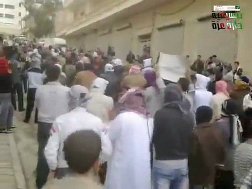 فري برس   دارة عزة جمعة طرد السفراء 18 11 2011 ج1