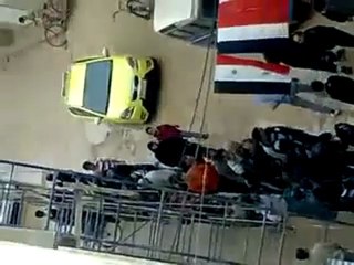 فري برس   أزمة الغاز في حمص حي الشماس 19 11 2011