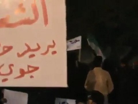 فري برس حمص حي الفاخورة مظاهرة تطالب بإعدام الرئيس 19 11 2011