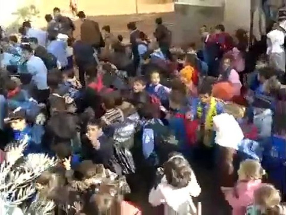 فري برس   ادلب ابديتا مظاهرات الاحرار في أحد الطفل السوري 20 11 2011