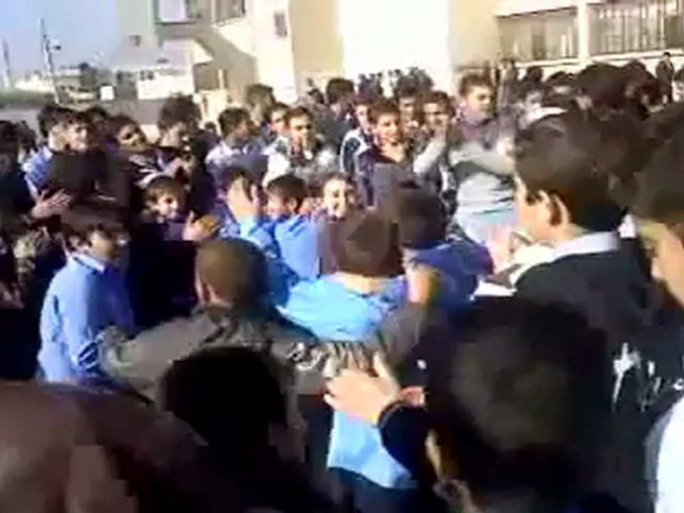 فري برس   درعا انخل  مظاهرة طلابية  للمطالبة باسقاط النظام 21 11 2011