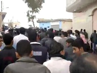 فري برس   مدينة إنخل مظاهرة بعد صلاة الظهر زارت بيوت الشهداء 24 11 2011