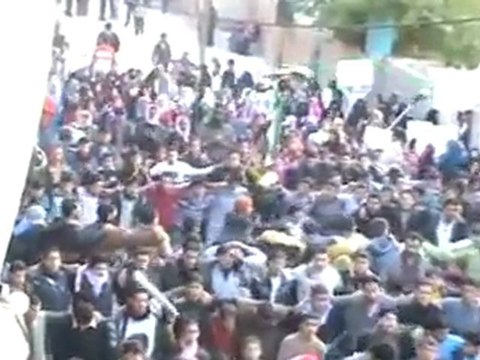 فري برس يا شباب الشام عنا بحمص صدر الأعدام ديربعلبة 24 11 2011