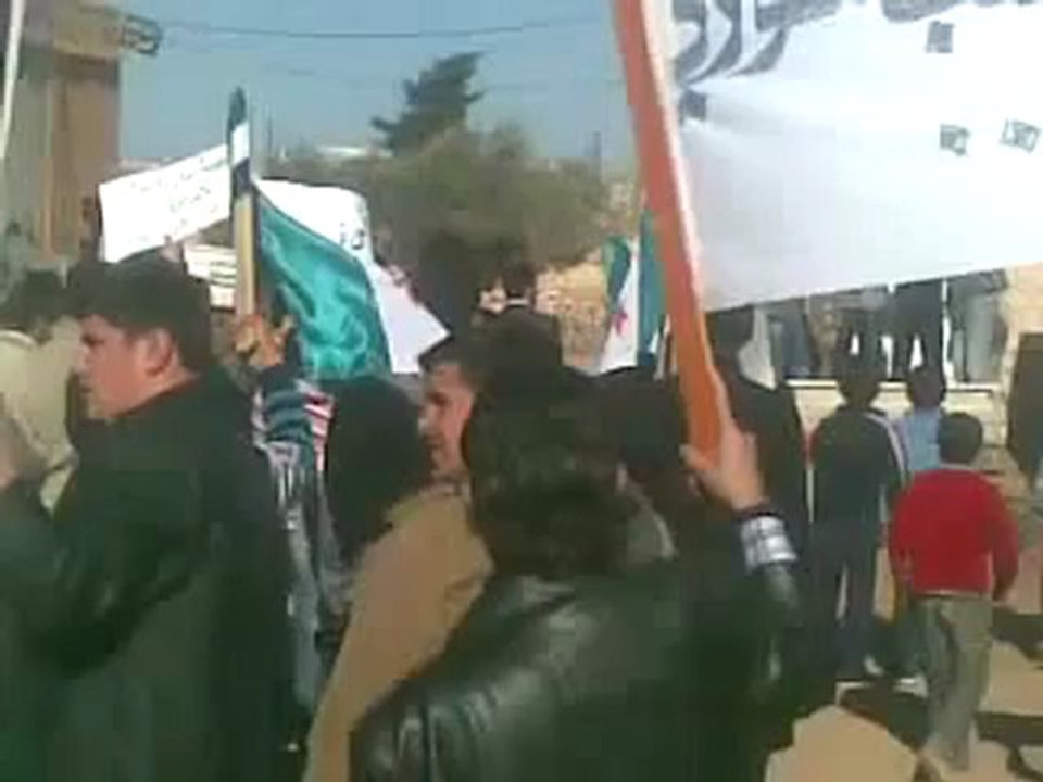 فري برس   ادلب كفر دريان مظاهرة في جمعة الجيش الحر يحميني 25 11 2011