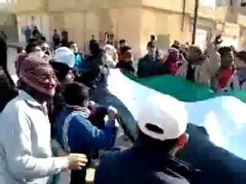 فري برس الحسكة رفع علم الاستقلال جمعة الجيش الحر يحميني 25 11 2011