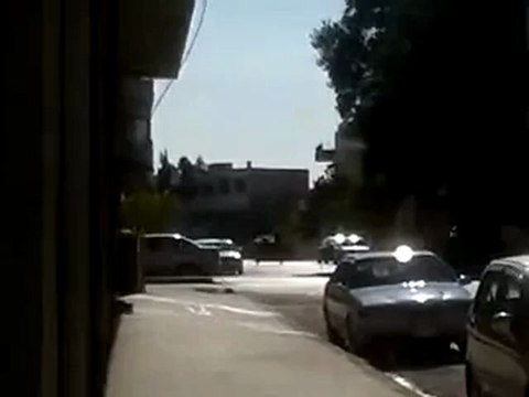 فري برس الحمرا المدرعات تلاحق المتظاهرين جمعة الجيش الحر يحميني 25 11 2011