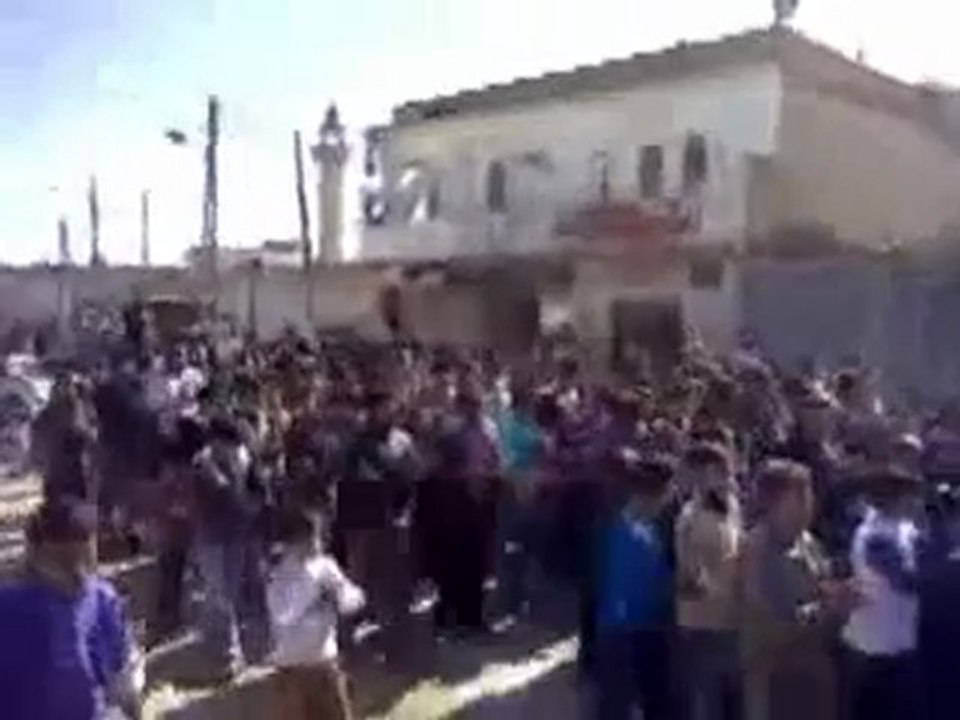 فري برس   حماة التريمسة مظاهرة صباحية لاحرار البلدة 27 11 2011