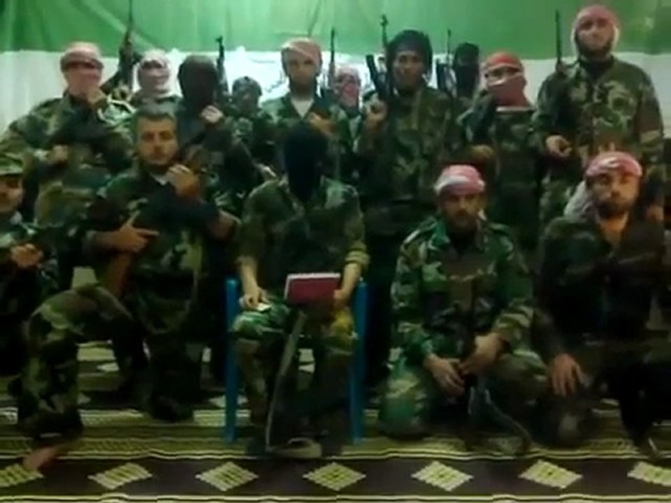 فري برس   حوران انشقاق جماعي كتيبة الناصر صلاح الدين 25 11 2011