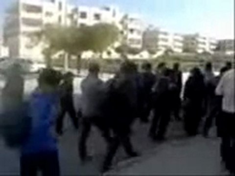 فري برس حماة مظاهرة طلابية لاحرار حي الكرامة 29 11 2011