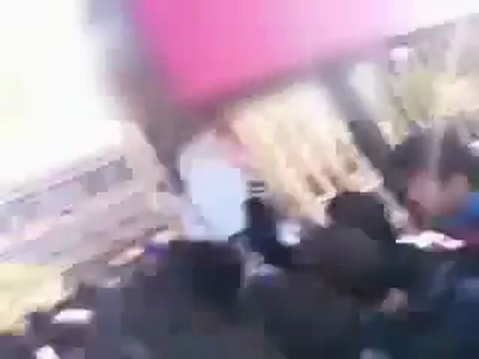 فري برس   حلب    مظاهرة حاشدة في ساحة الجامعة 30 11 2011