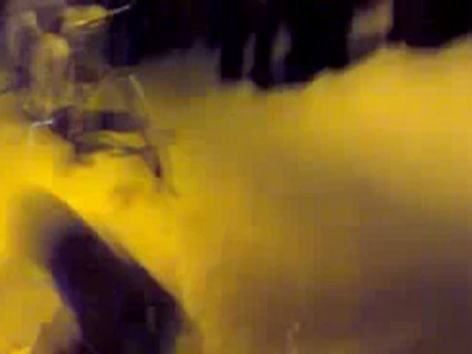 فري برس   درعا اغنية رائعة اهداء من ثوار السبيل الى حمص الابية 30 11 2011