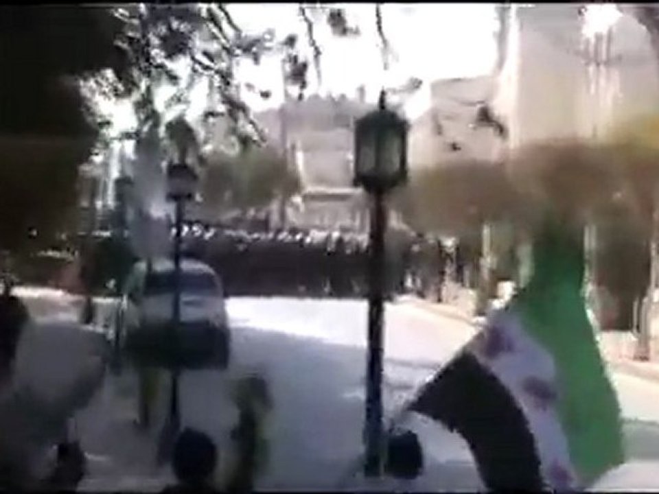 فري برس   مدينة ادلب انتشار القناصة والشبيحة 30 11 2011 ج1