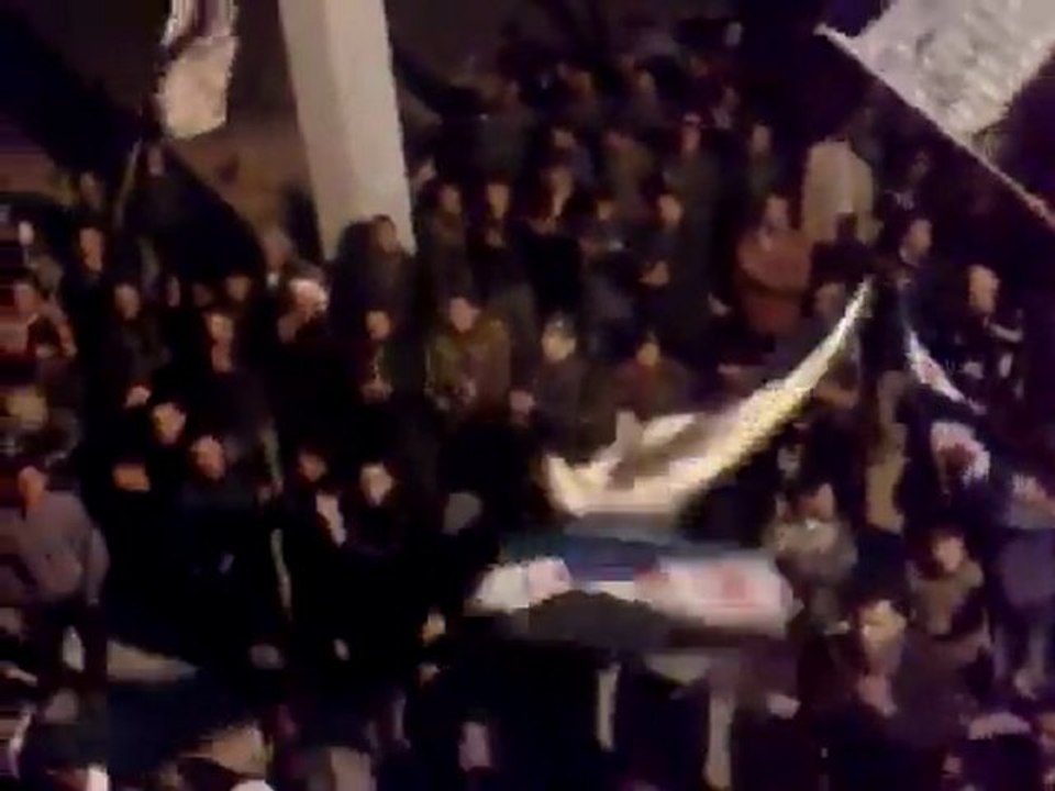 فري برس   ادلب كفروما مظاهرة مسائية تفدي بها ادلب الجريحة الخميس 1 12 2011 ج2