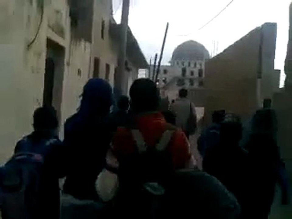 فري برس   حلب   حيان   مظاهرة طلابية 7 12 2011 جـ3