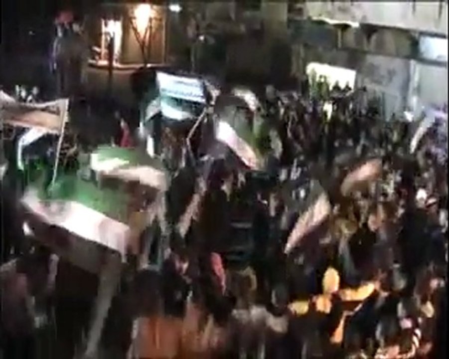 فري برس   حمص مسائية حي الخالدية رااائعةياحمص لاتهتمي رااائعة من ثوار حمص 12 12 2011