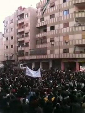 فري برس ريف دمشق داريا المتظاهرون في ساحة الحرية 2 1 2012 ج2