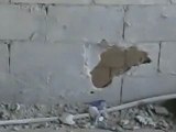 فري برس   حمص حي عشيرة اثار القصف الهمجي على الحي من الليلة الماضية8 1 2012