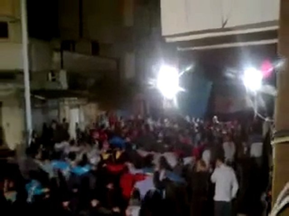 فري برس   حماه جنوب الملعب مسائيه جمعه دعم الجيش الحر  13 1 2012