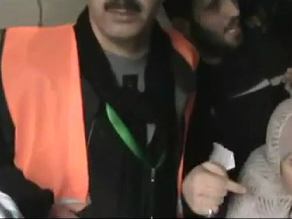 فري برس   حماة حي الحميدية  شكوى الاهالي للمراقبين العرب 19 1 2012