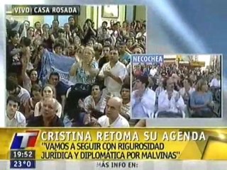 CRISTINA F. DE KIRCHNER ASUMIENDO LUEGO DE LA CIRUGÍA