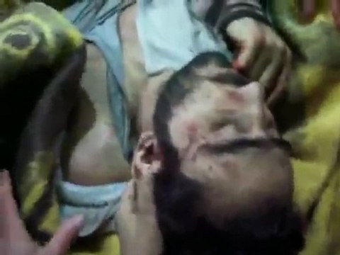 فري برس ادلب حزانو والدة الشهيد عبد الرحمن حبلص تودع ابنها 21 1 2012