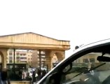 فري برس   حلب   السيارة التي تم وضع معتقلي كلية الطب فيها وهي تغادر الحرم الجامعي 8 12 2011