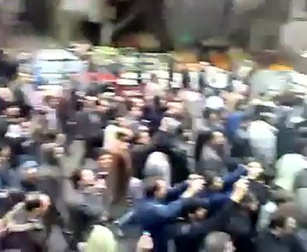 فري برس ريف دمشق زملكا تشييع الشهيد المجند عرفان الكردي الذي قضى على يد عصابات الأسد لرفضه اطلاق النار على المدنين العزل في حماة 8 12 2011 ج6