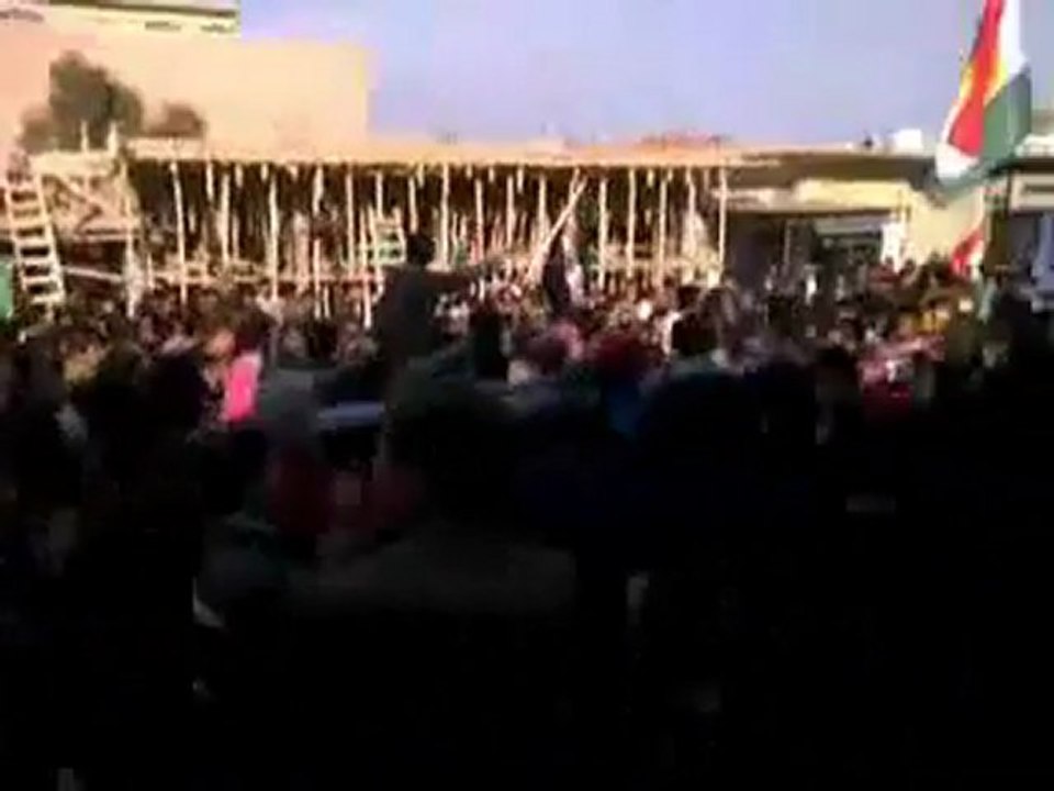 فري برس   عامودا مظاهرة طلابية حاشدة تنادي باسقاط النظام 8 12 2011