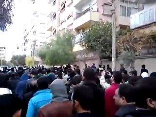 فري برس   مظاهرة في جامع الهدى بدوما جمعة اضراب الكرامة 9 12 2011