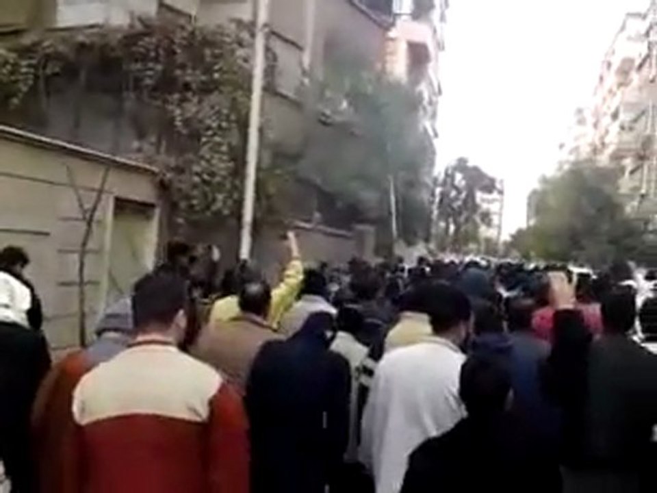 فري برس   دوما مظاهرة جامع الهدى جمعة اضراب الكرامة 9 12 2011