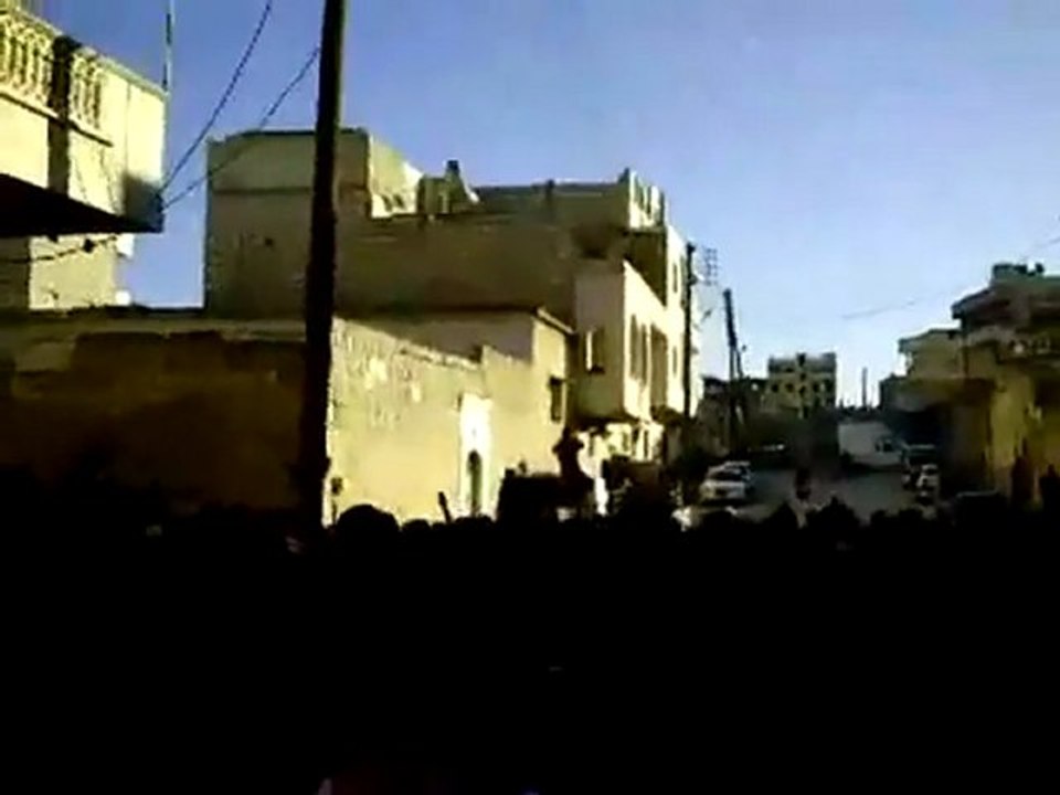 فري برس   إدلب معرة النعمان    تشييع الشهيد أيمن المنديل 10 12 2011