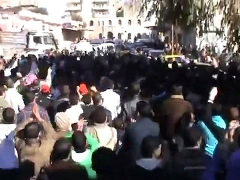 فري برس تشييع الشهيد أحمد السقا من جامع المسعود 10 12 2011