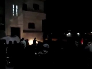 فري برس حلب الباب  مظاهرة مسائية تهتف لحمص 10 12 2011 ج2