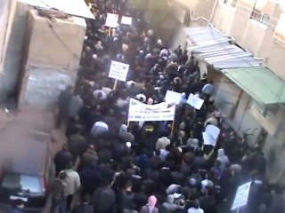 فري برس ريف دمشق رستا   مظاهرة حاشدة للمطالبة بجثامين الشهداء   10 12 2011