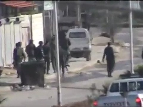 فري برس حماة تمشيط حي الأربعين من قبل الأمن و الشبيحة 11 12 2011