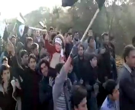 فري بر س ادلب كفرنبل مظاهرة ردا على تكسير المحلات 11 12 2011