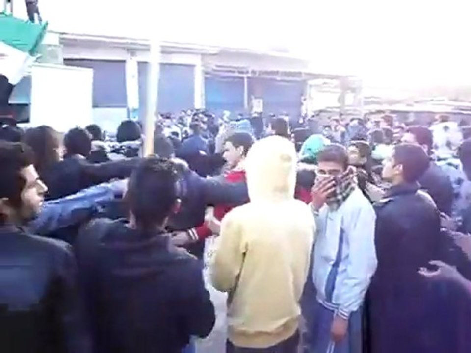 فري برس   قامشلو مظاهرة مسائية  احد اضراب الكرامة  11 12 2011