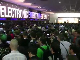 E3 2011: E3's doors open and thousands rush through on Day 1