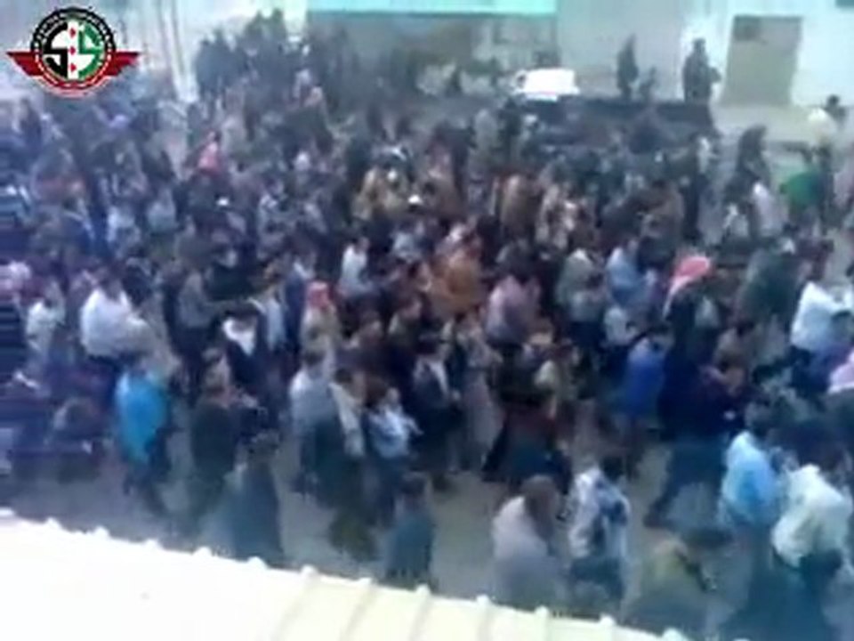 فري برس   تشييع الشهيد خالد أحمد العمر بلدة كفرنبودة 12 12 2011