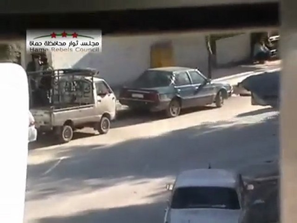 فري برس   حماه   كثافة لعصابات الأمن و الشبيحة   حي الصابونية 11 12 2011