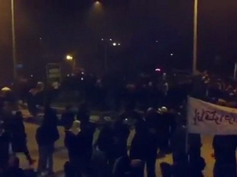 فري برس تشييع الشهداء في مدينة ادلب 13 12 2011