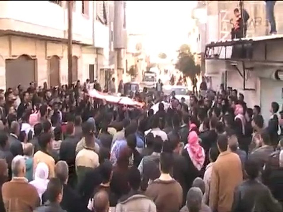 فري برس   تشييع الشهيدين حسن الذهب وعبد الكريم الغنطاوي 13 12 2011