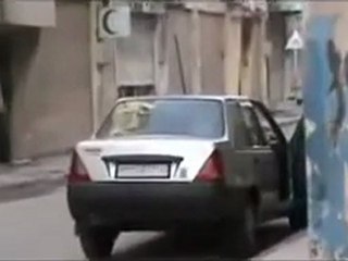 فري برس   حمص باب السباع الشهيد سامي مخول واصابة ابنته في الرقبة وهم يركبون السيارة وهم من الطائفة المسيحية 13 12 2011