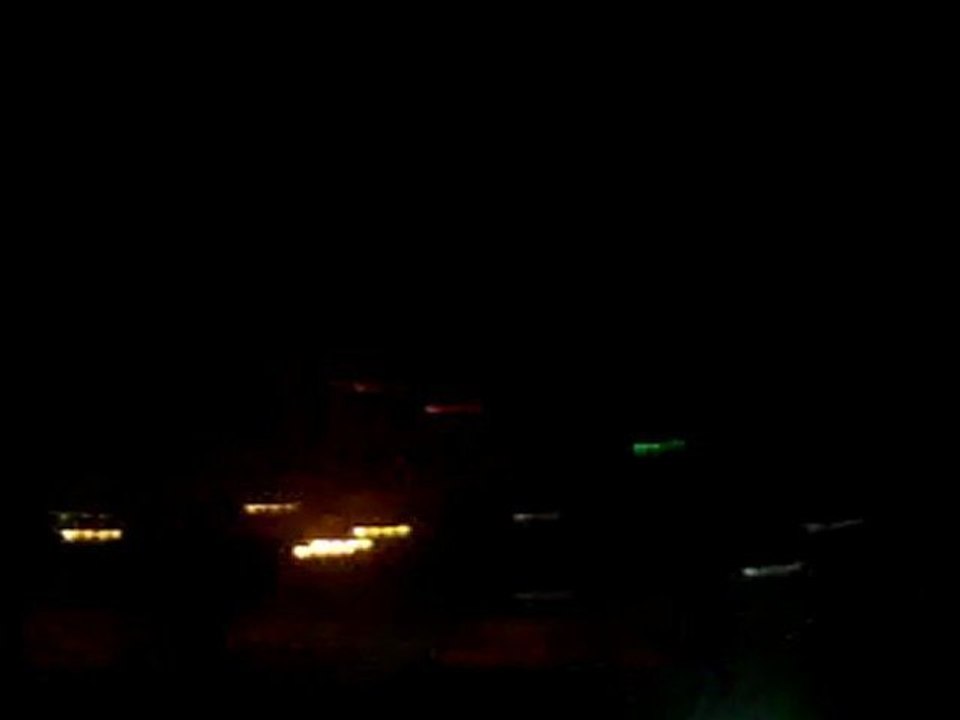 حماه - حي طريق حلب - الامن يطلق النار على المنازل بسبب...