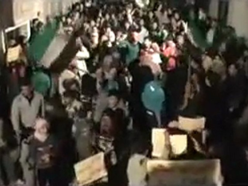 فري برس   تحية خاصة للقنوات من حي كرم الزيتون 14 12 2011