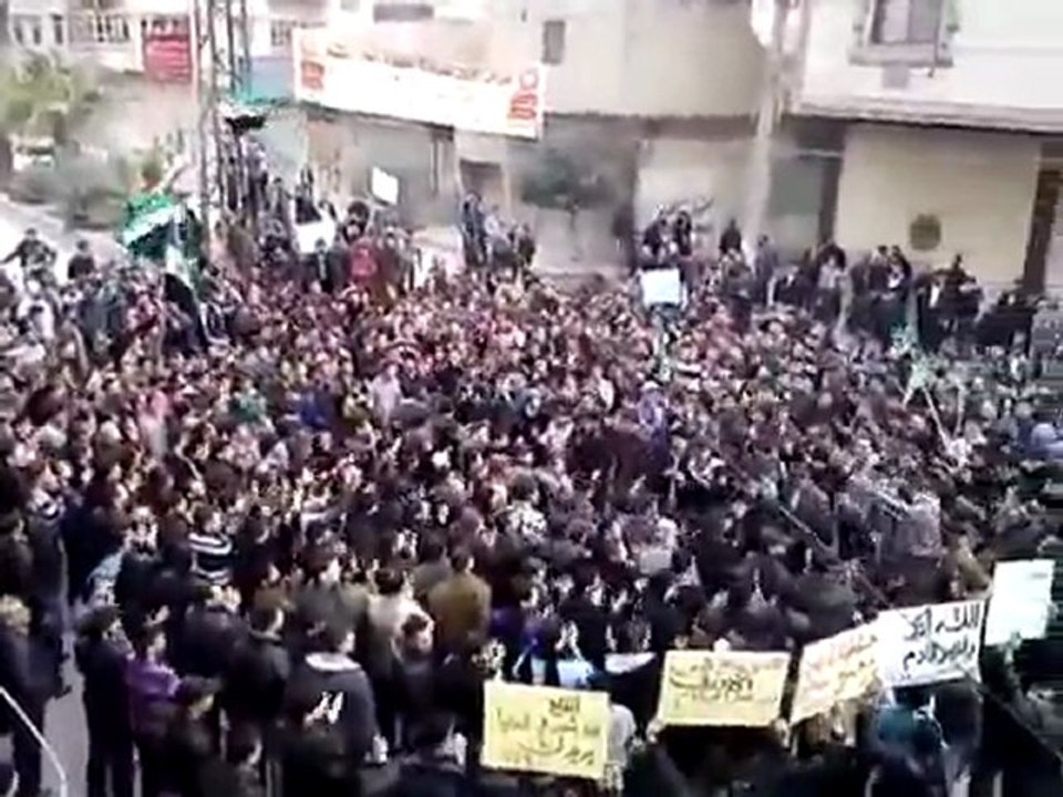 فري برس   ريف دمشق مظاهرة عربين في أربعاء الإضراب 14 12 2011 ج8