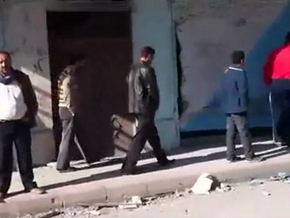 فري برس   معرة مصرين أثار الدمار الذي خلفه الاحتلال الأسدي 15 12 2011