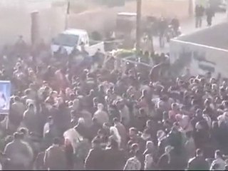 فري برس    إدلب معرة النعمان تشييع الشهيد كرم الدبيبي 15 12 2011 ج2