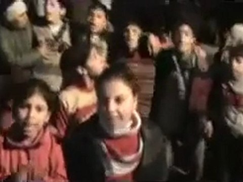 فري برس حمص كرم الزيتون حمص مظاهرة مسائية رائعة تطالب باسقاط النظام 15 12 2011